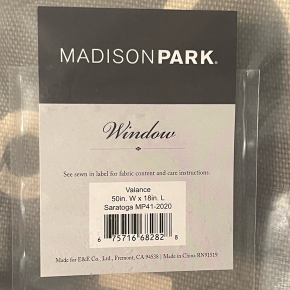 Set of 4 Valances - Picture 3 of 3